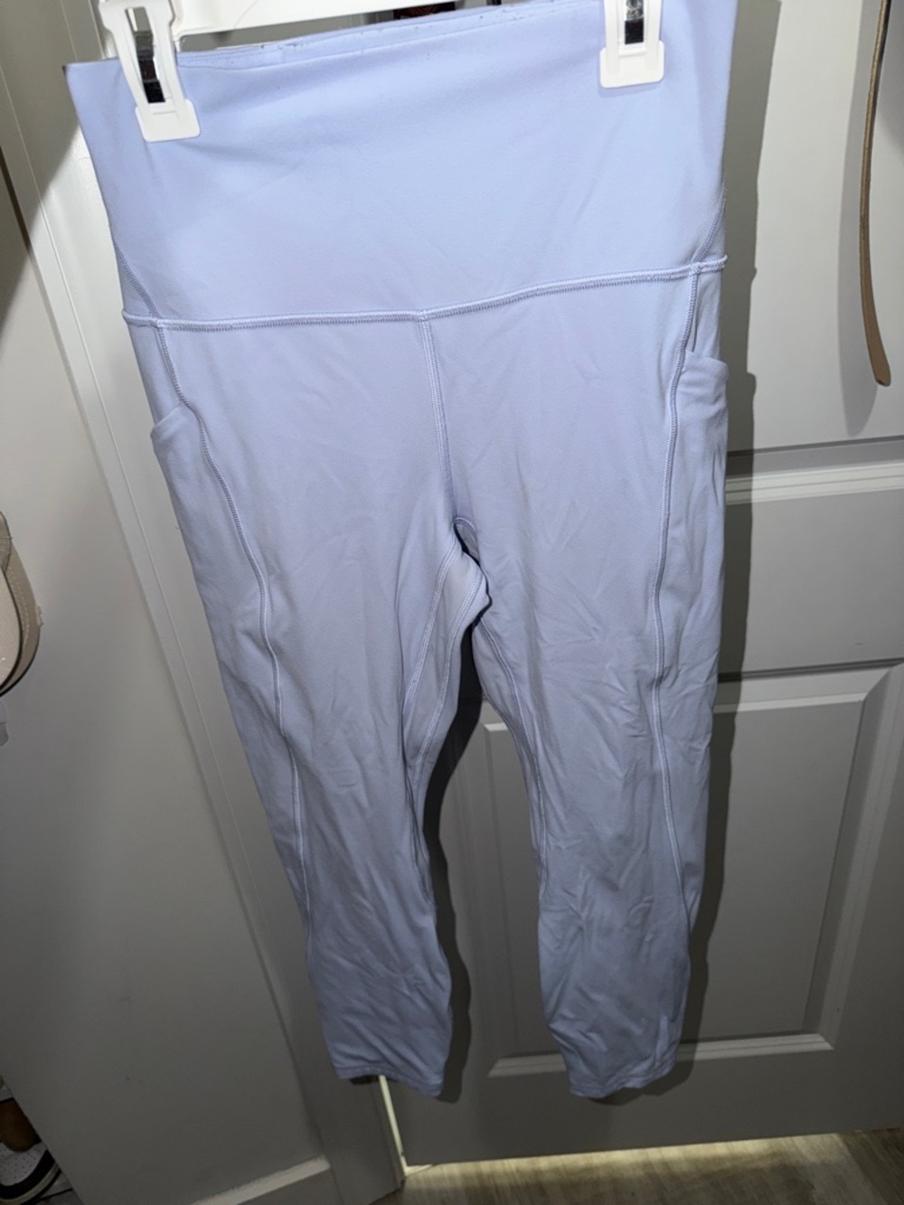 Lululemon Light Lavender High-Waist Athletic Leggings with Side Pockets